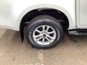 Isuzu D-Max 1.9TD double cab LS auto - Image 18