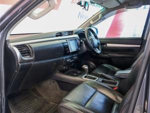 Toyota Hilux 2.8GD-6 double cab Raider auto - Image 7