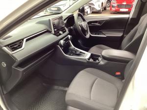 Toyota RAV4 2.0 GX auto - Image 7