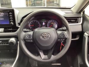 Toyota RAV4 2.0 GX auto - Image 8