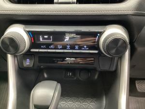 Toyota RAV4 2.0 GX auto - Image 15