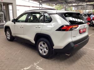 Toyota RAV4 2.0 GX auto - Image 23