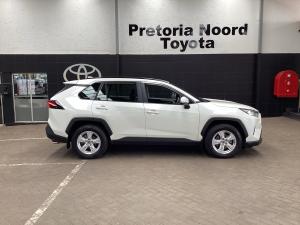 Toyota RAV4 2.0 GX auto - Image 3