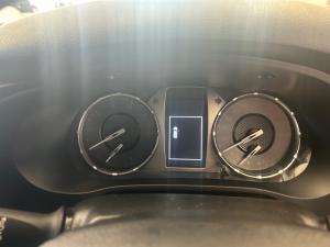 Toyota Hilux 2.4GD-6 Xtra cab Raider manual - Image 11