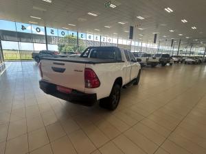 Toyota Hilux 2.4GD-6 Xtra cab Raider manual - Image 2