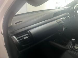 Toyota Hilux 2.4GD-6 double cab Raider auto - Image 7