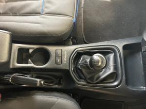 Toyota Hilux 2.4GD-6 double cab 4x4 Raider X manual - Image 12