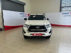 Toyota Hilux 2.4GD-6 double cab 4x4 Raider X manual - Image 4