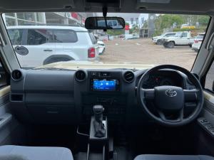 Toyota Land Cruiser 79 2.8GD-6 double cab - Image 6