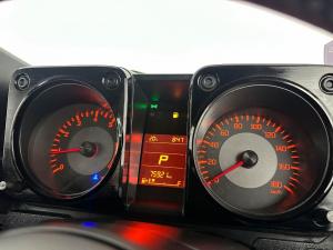 Suzuki Jimny 1.5 GLX automatic - Image 9
