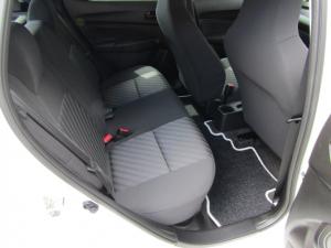 Suzuki Swift 1.2 GLX auto - Image 3