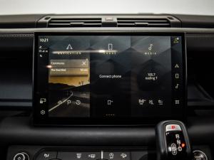 Land Rover Defender 90 P400 X-Dynamic HSE - Image 14