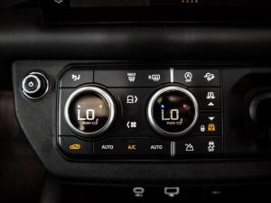 Land Rover Defender 90 P400 X-Dynamic HSE - Image 16