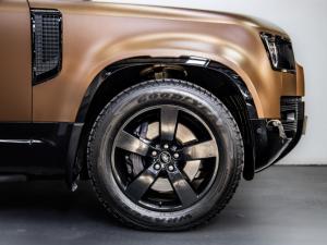 Land Rover Defender 90 P400 X-Dynamic HSE - Image 4