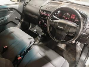 Isuzu D-Max Gen 6 250c single cab Fleetside - Image 10