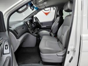 Hyundai H-1 2.4 bus GLS - Image 8