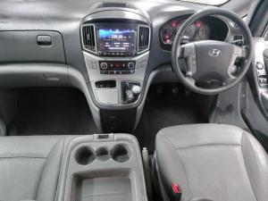 Hyundai H-1 2.4 bus GLS - Image 9