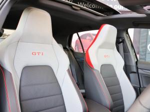 Volkswagen Golf GTI - Image 12