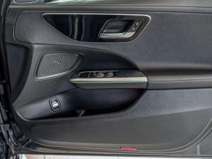 Mercedes-Benz C-Class C220d Avantgarde - Image 18
