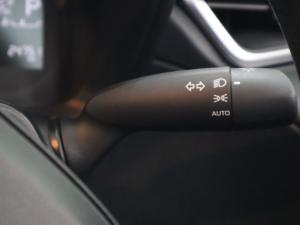 Toyota Corolla Cross 1.8 Xi - Image 13