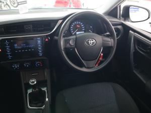 Toyota Corolla Quest 1.8 Plus manual - Image 11