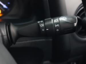 Toyota Corolla Quest 1.8 Plus manual - Image 19