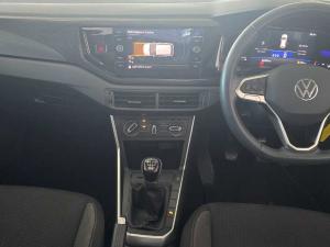 Volkswagen Polo hatch 1.0TSI Life manual - Image 12