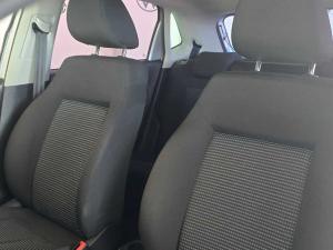 Volkswagen Polo Vivo hatch 1.4 Comfortline - Image 13