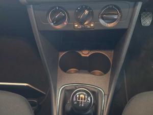 Volkswagen Polo Vivo hatch 1.4 Comfortline - Image 9