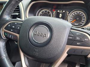 Jeep Cherokee 2.4L Longitude - Image 10