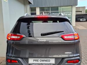 Jeep Cherokee 2.4L Longitude - Image 14
