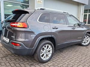 Jeep Cherokee 2.4L Longitude - Image 15