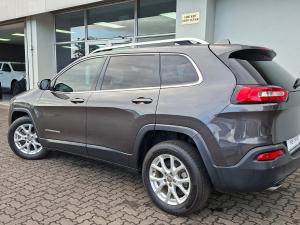 Jeep Cherokee 2.4L Longitude - Image 16