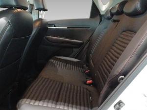 Hyundai Venue 1.0T Fluid auto - Image 12