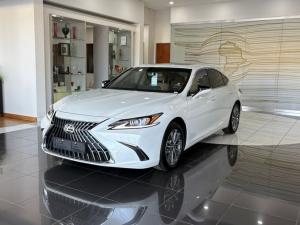 Lexus ES 300h EX - Image 3