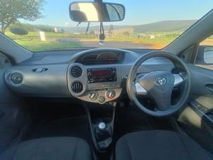 Toyota Etios sedan 1.5 Sprint - Image 6