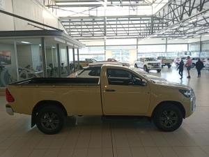 Toyota Hilux 2.4GD-6 single cab Raider manual - Image 3