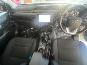 Toyota Hilux 2.4GD-6 single cab Raider manual - Image 6
