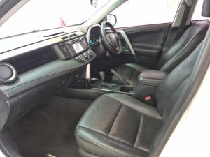 Toyota RAV4 2.0 GX auto - Image 7
