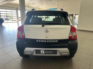 Toyota Etios Cross 1.5 Xs - Image 5