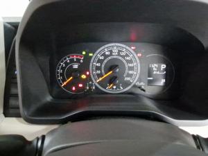 Toyota Quantum 2.8 GL Slwb automatic 14 Seat - Image 11