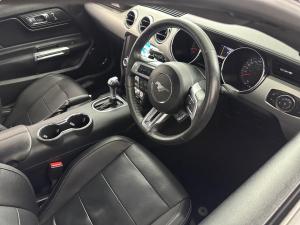 Ford Mustang 5.0 GT automatic - Image 13
