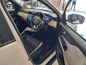 Nissan Magnite 1.0T Acenta CVT - Image 8