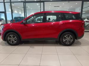 Mahindra XUV700 2.0T AX5 - Image 2