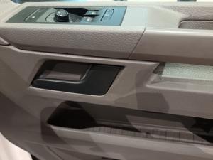 Volkswagen Transporter 2.0TDI Kombi SWB Trendline auto - Image 15