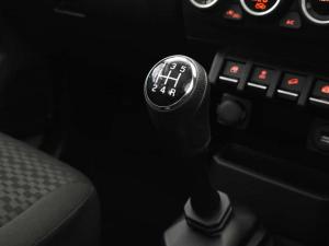Suzuki Jimny 1.5 GLX AllGrip 3-door manual - Image 15
