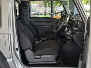 Suzuki Jimny 1.5 GLX AllGrip 3-door manual - Image 9