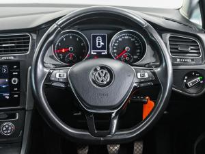 Volkswagen Golf 1.0TSI Comfortline - Image 14