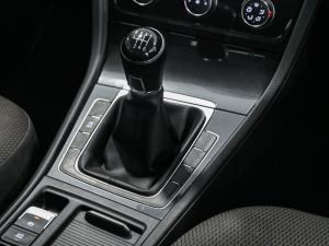Volkswagen Golf 1.0TSI Comfortline - Image 9