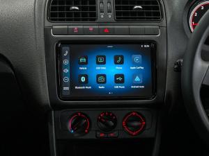 Volkswagen Polo Vivo hatch 1.6 Life - Image 9